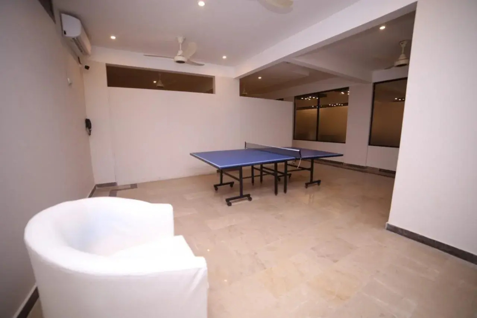 Zifan Hotel & Suites