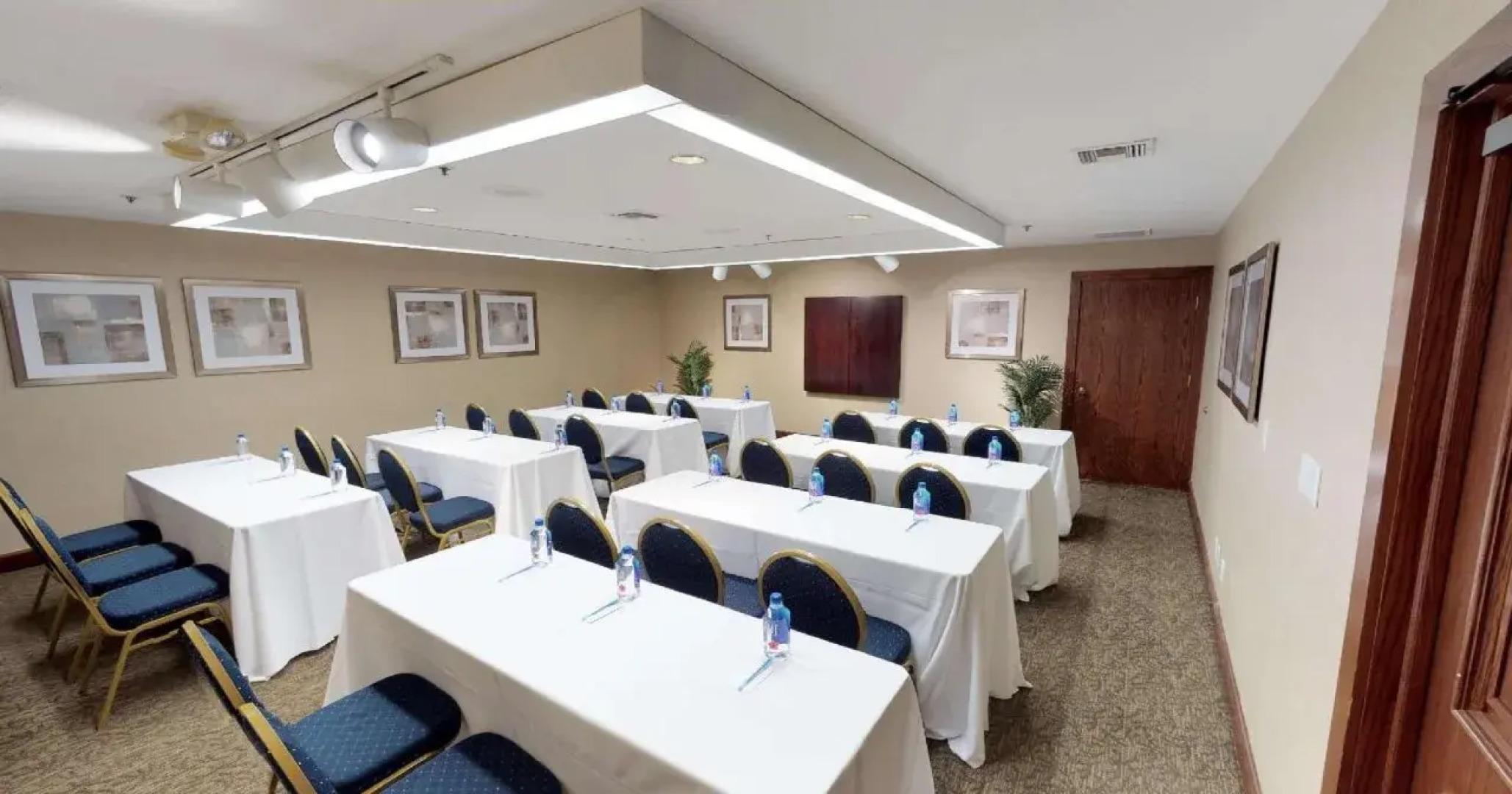 Chase Suites Hotel Brea-Fullerton