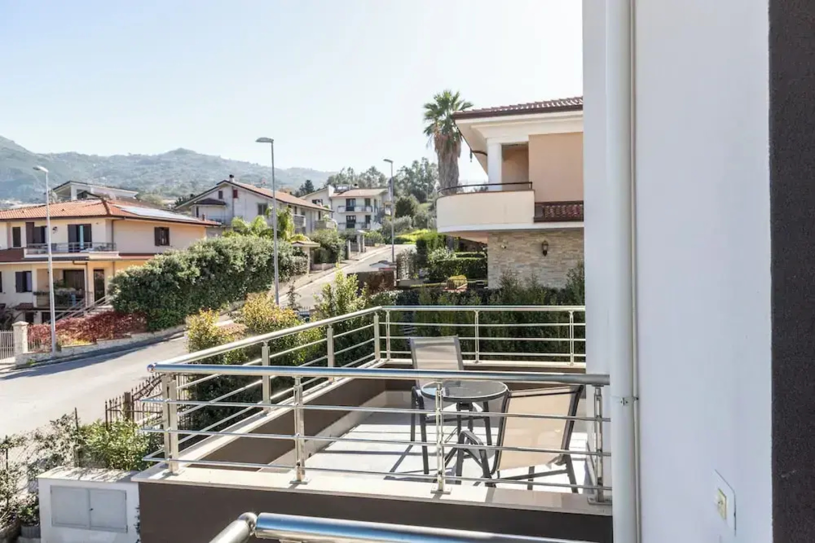 Residence con Piscina e Giardino