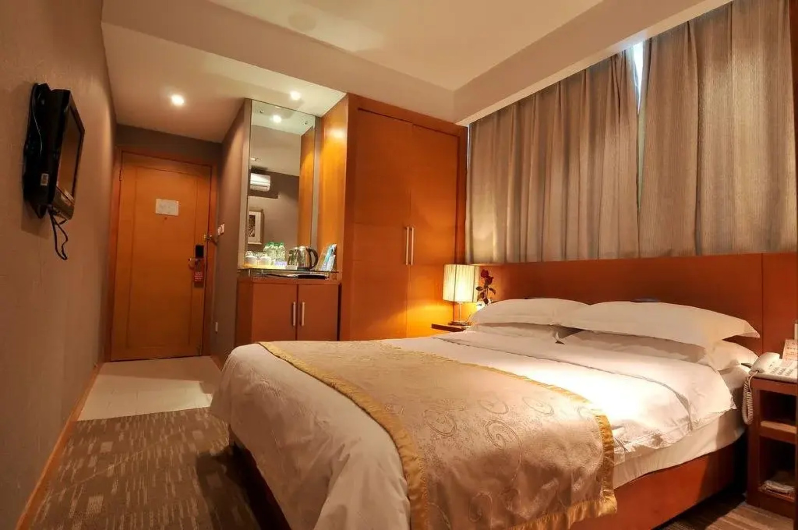 Kunming Long Teng Hotel