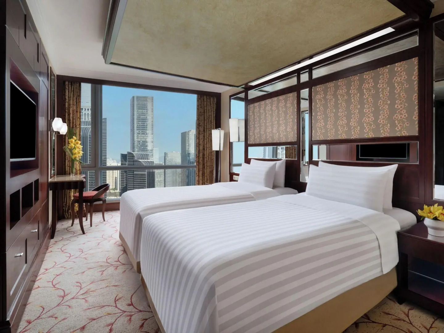 Отель Futian Shangri-La Shenzhen
