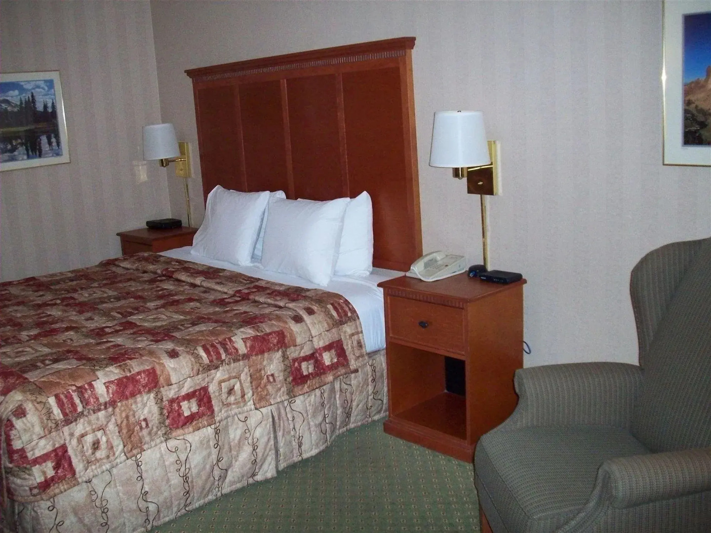 Red Lion Inn & Suites Deschutes River Bend