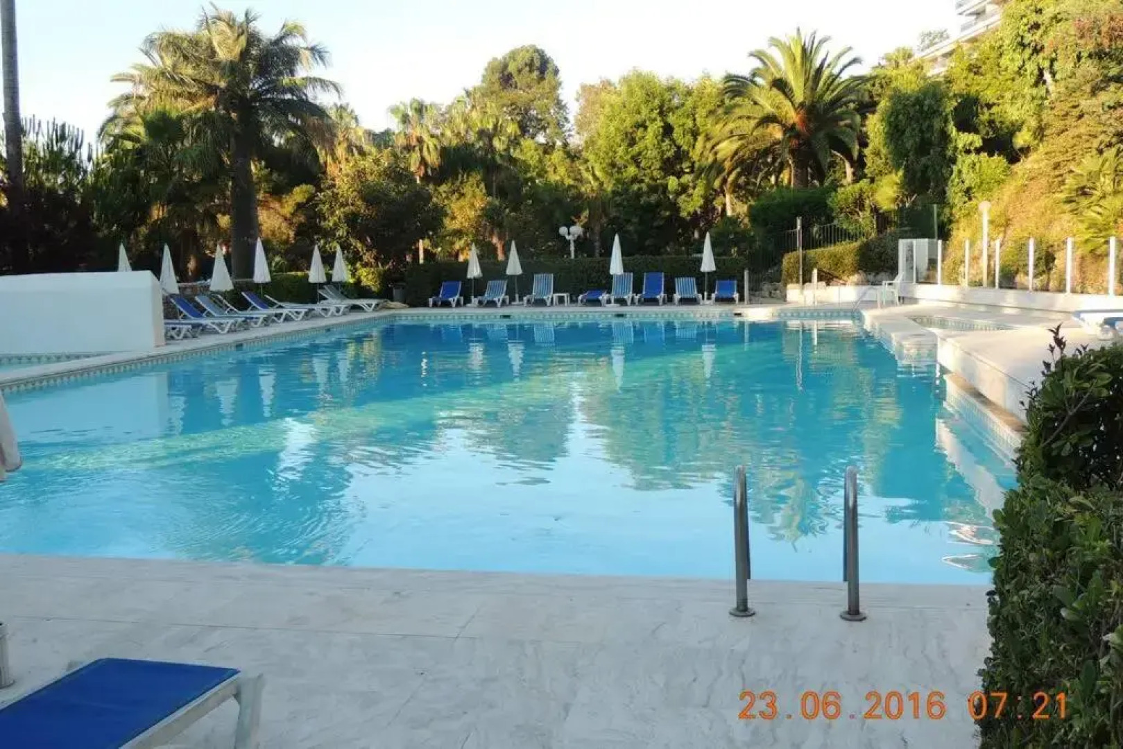 STUDIO STANDING VUE MER 2 PERS. 5 min.CANNES