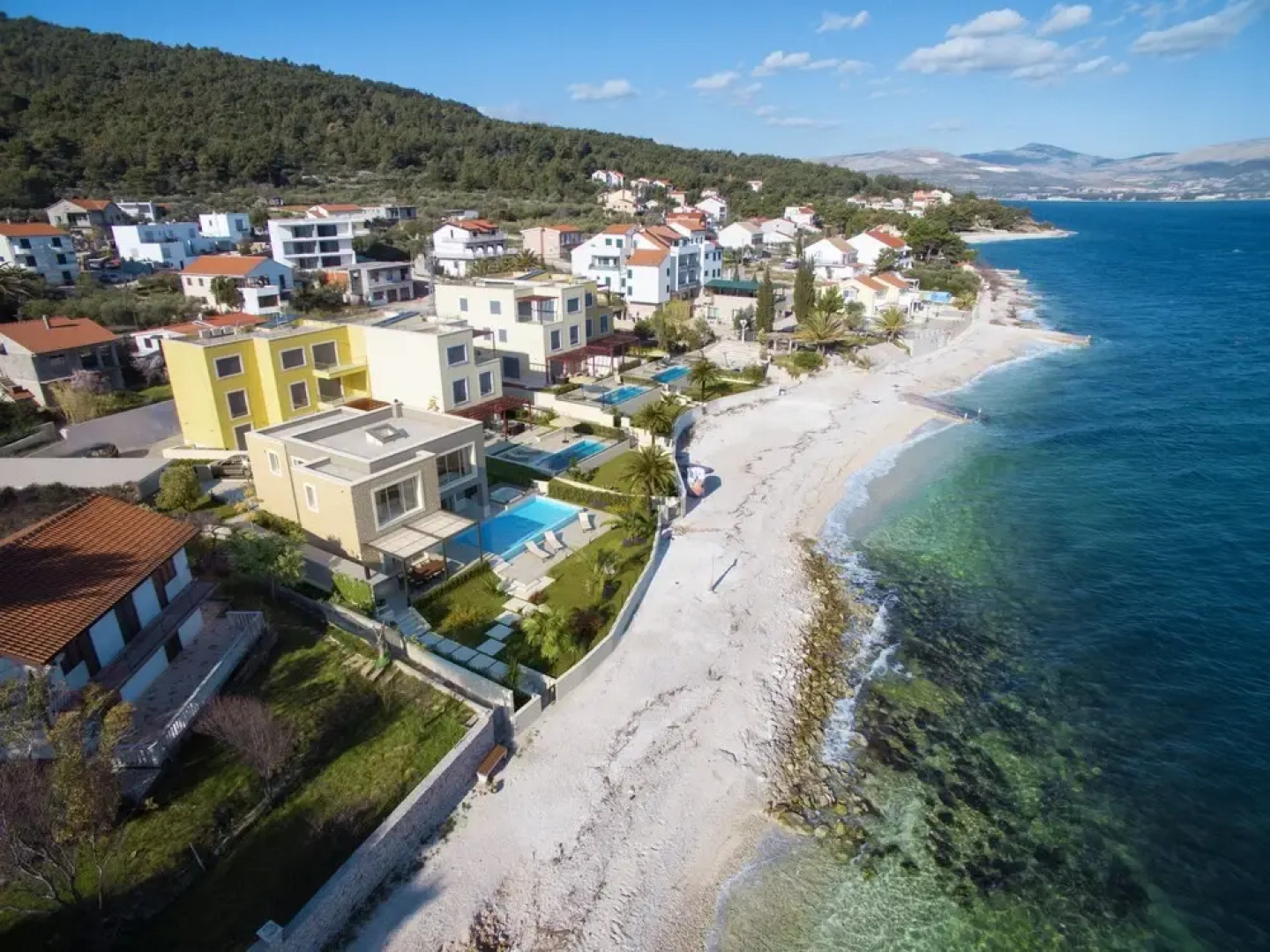 Acadia Beach Villas & Apartments, Slatine