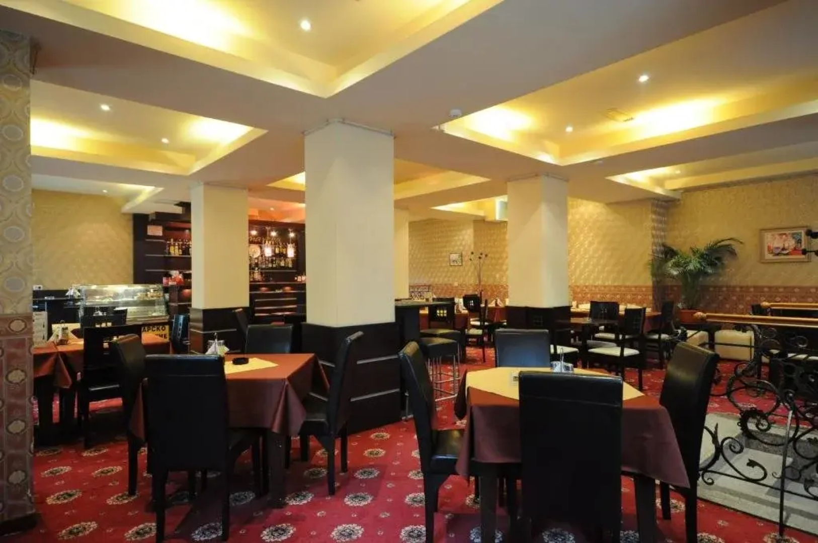 Primavera 2 Hotel