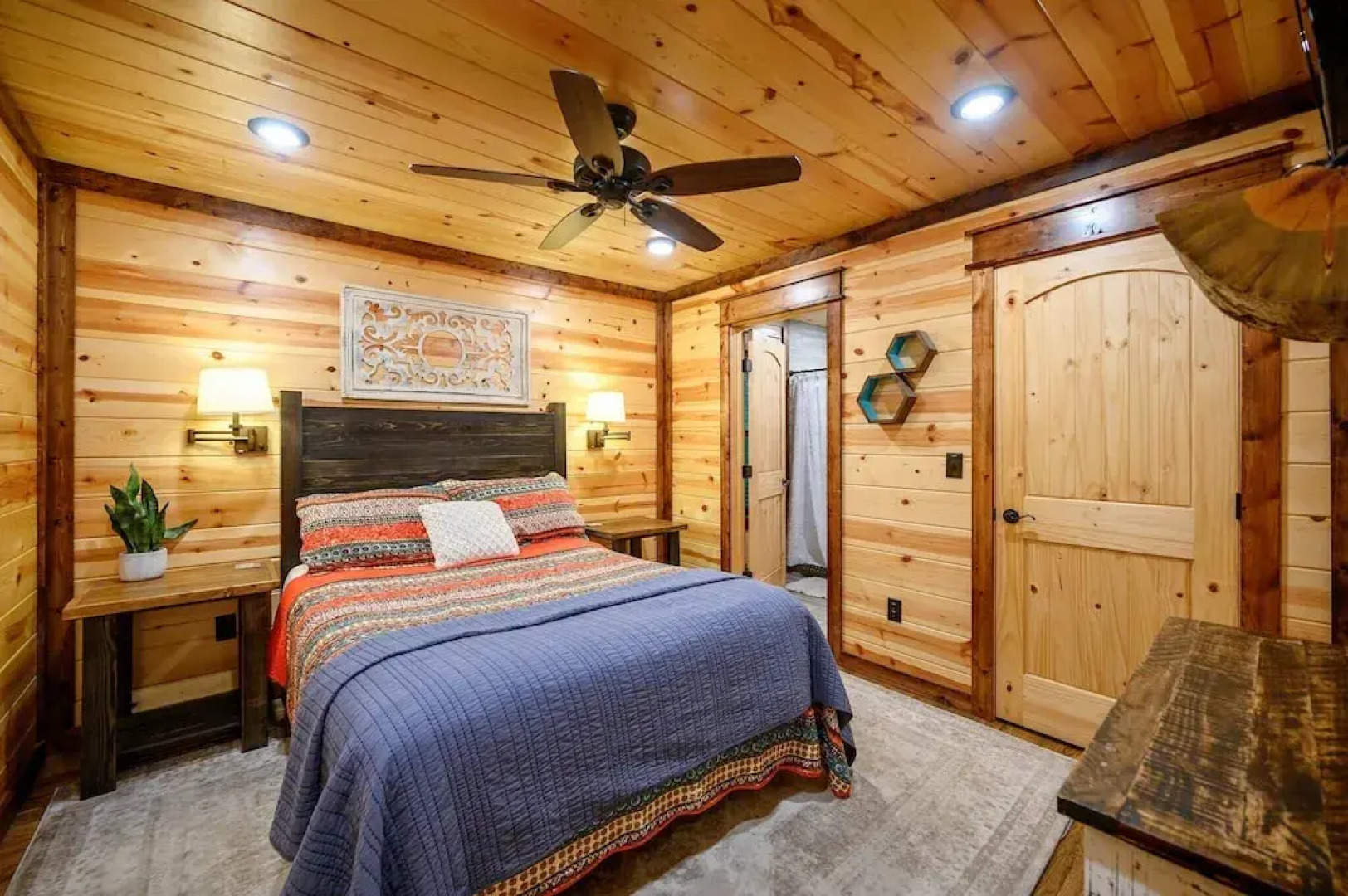 Sugar Daddy Cabin for 13!