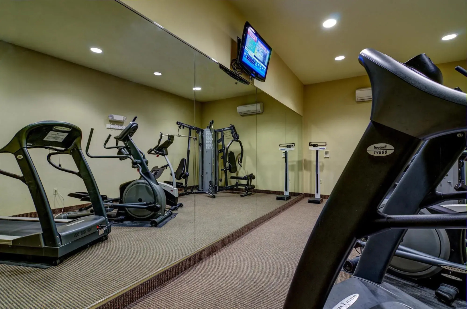 Best Western Plus Butterfield Inn