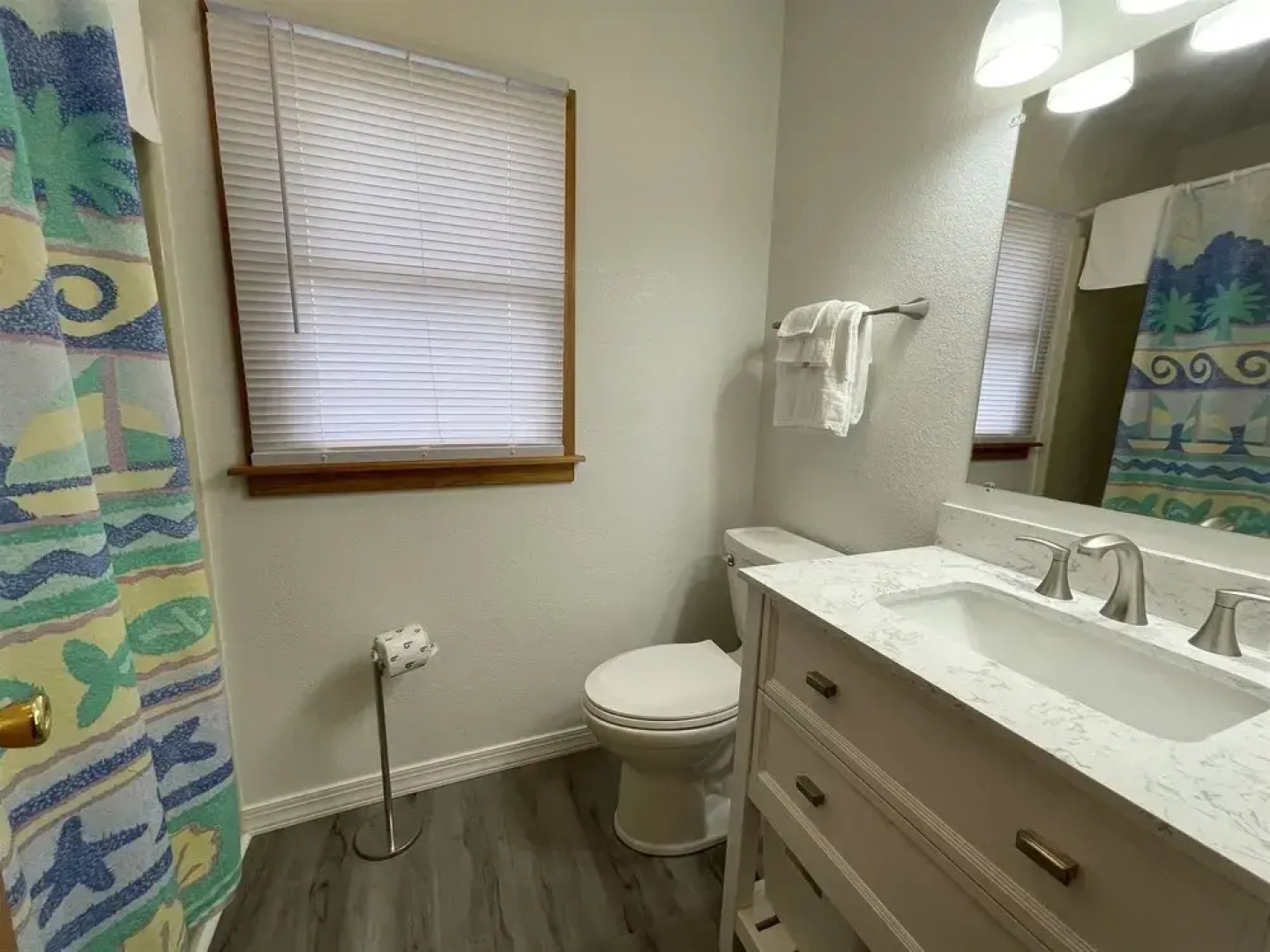 South Beach 4 Bedroom Cottage by RedAwning