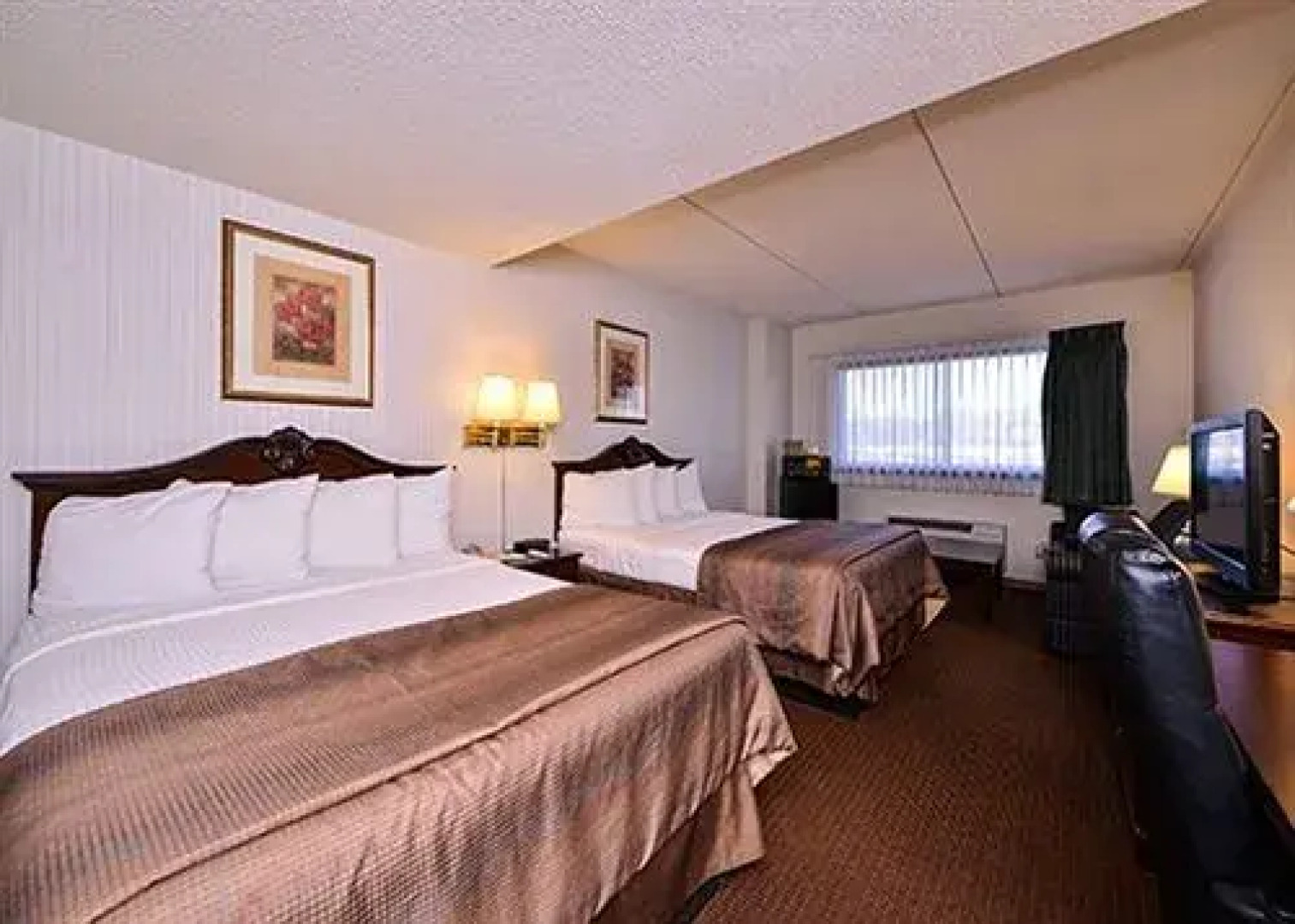 Quality Inn and Suites Beaver Dam