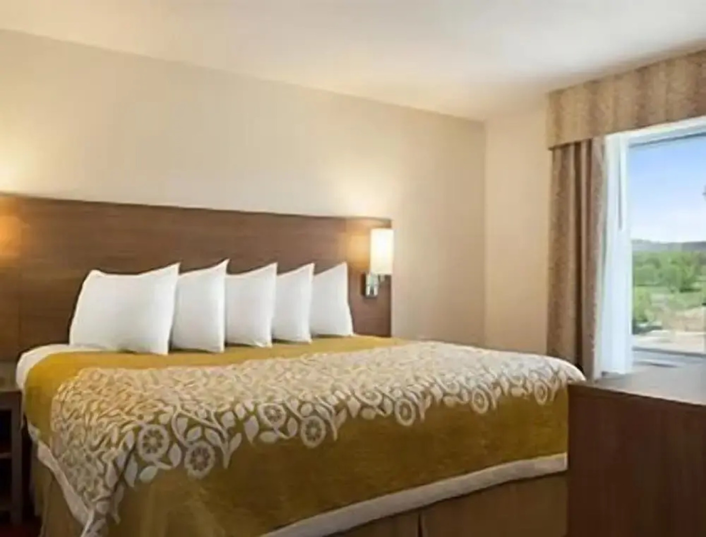 Days Inn and Suites Caldwell