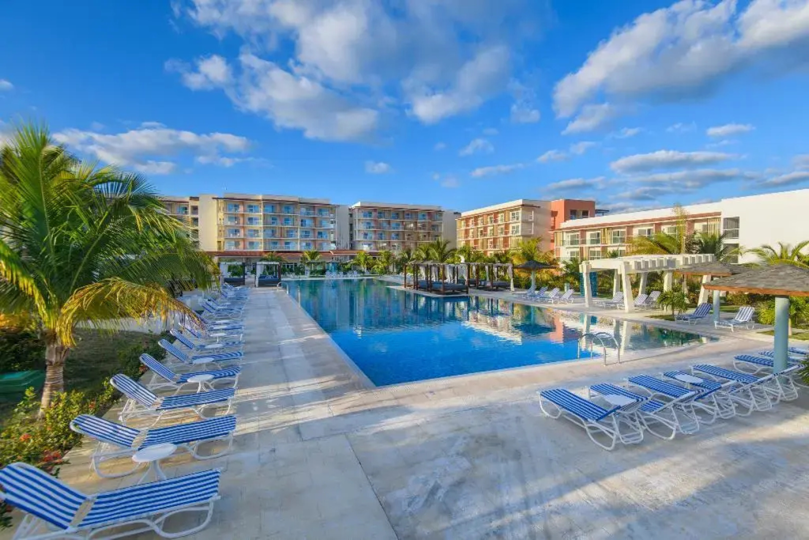 GRAND ASTON Cayo Paredón Beach Resort