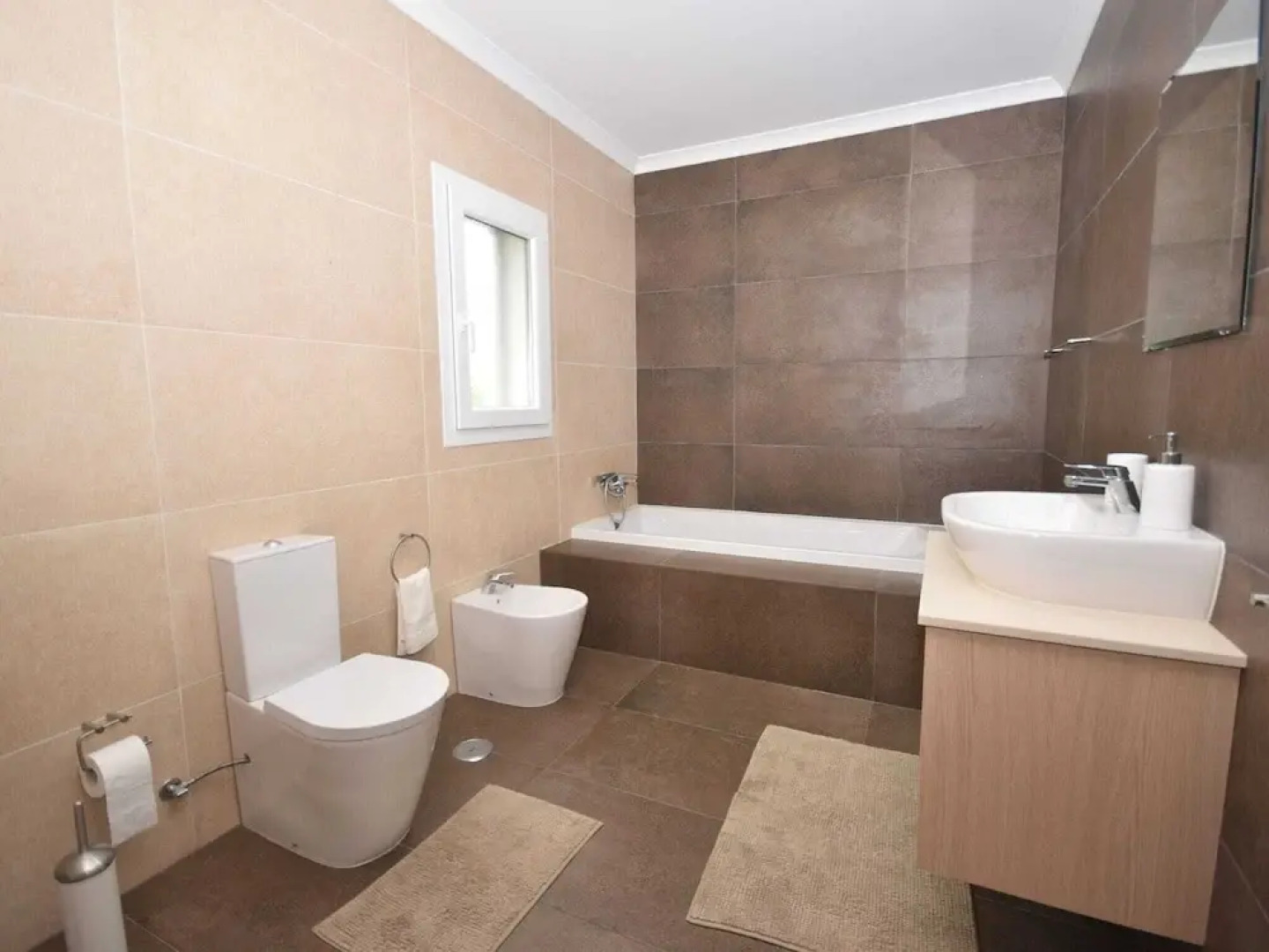 Gorgeous Villa in Salir do Porto With Private Swimming Pool