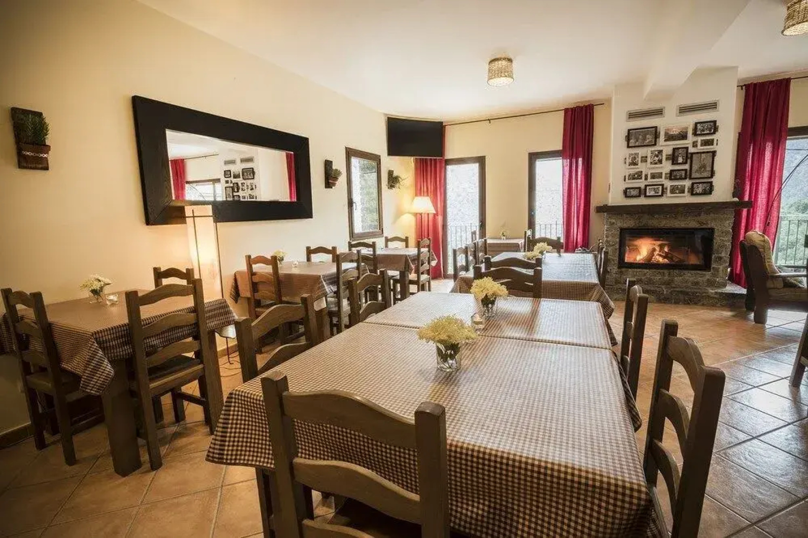 Abadia De Montenartro Hostel