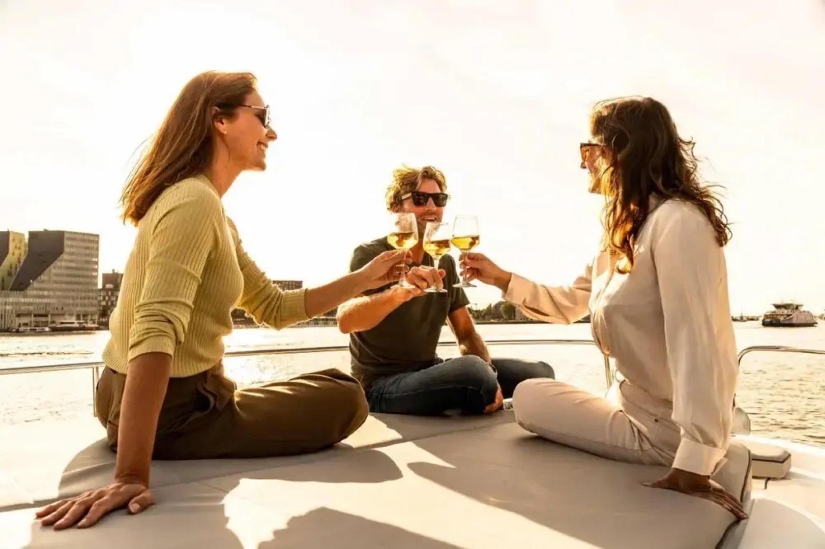 Delphia 10 Lounge een Uniek Verblijf op het Water met Veel Mogelijkheden