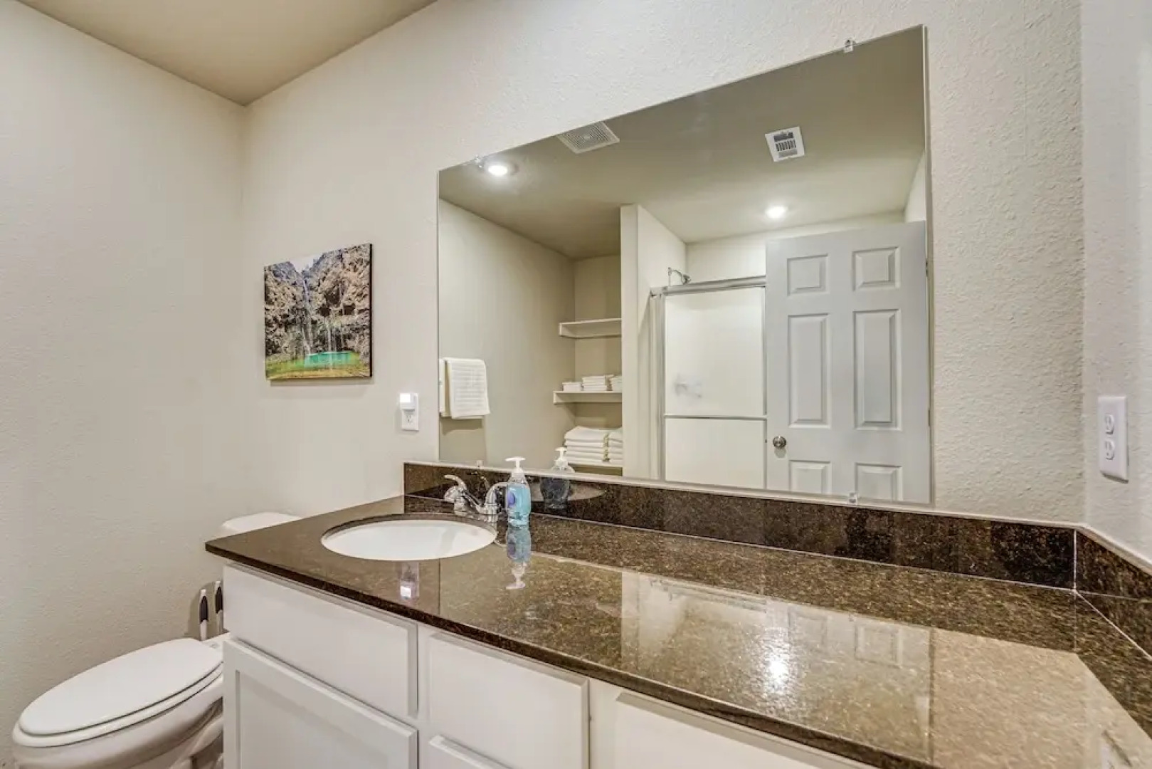 2 Mi to Dtwn: Siloam Springs Home w/ Fire Pit