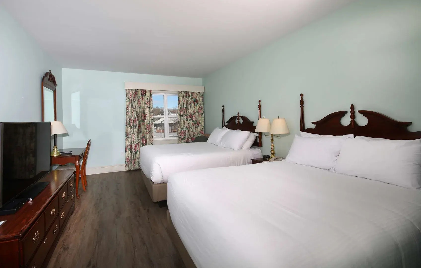 Loyalist Country Inn & Conference Centre