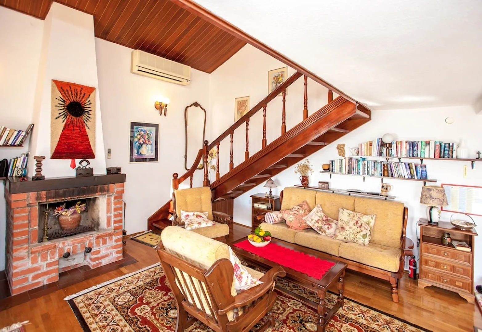 Villa Masha is a Detached House, Very Finely Accommodating 6 to 7 Persons