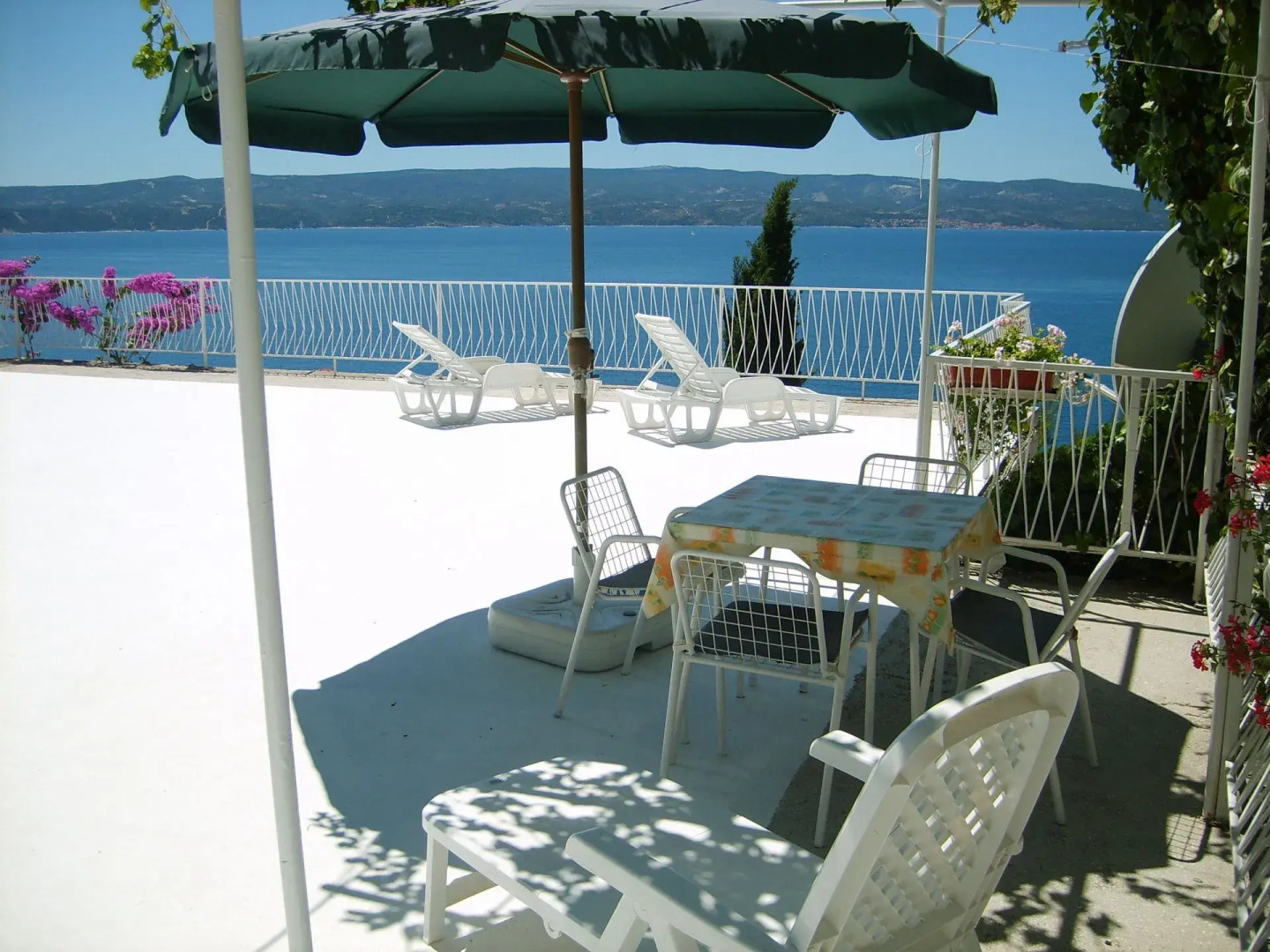 Apartment Ivan - with parking : A2 bungalov Omis, Riviera Omis
