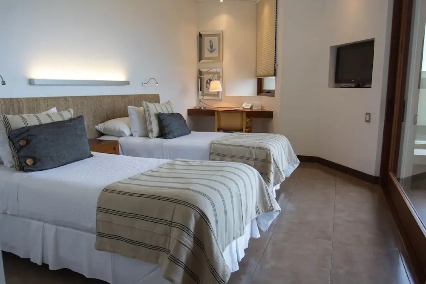Hotel y Cabañas Hornitos - Caja Los Andes