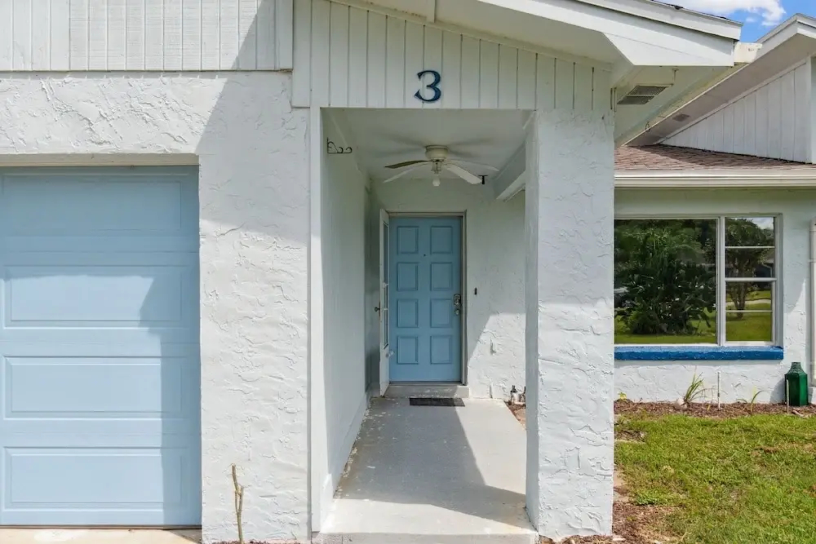 The Lake Home - Beautiful Oasis In The Heart Of Florida! 2 Bedroom Home by RedAwning