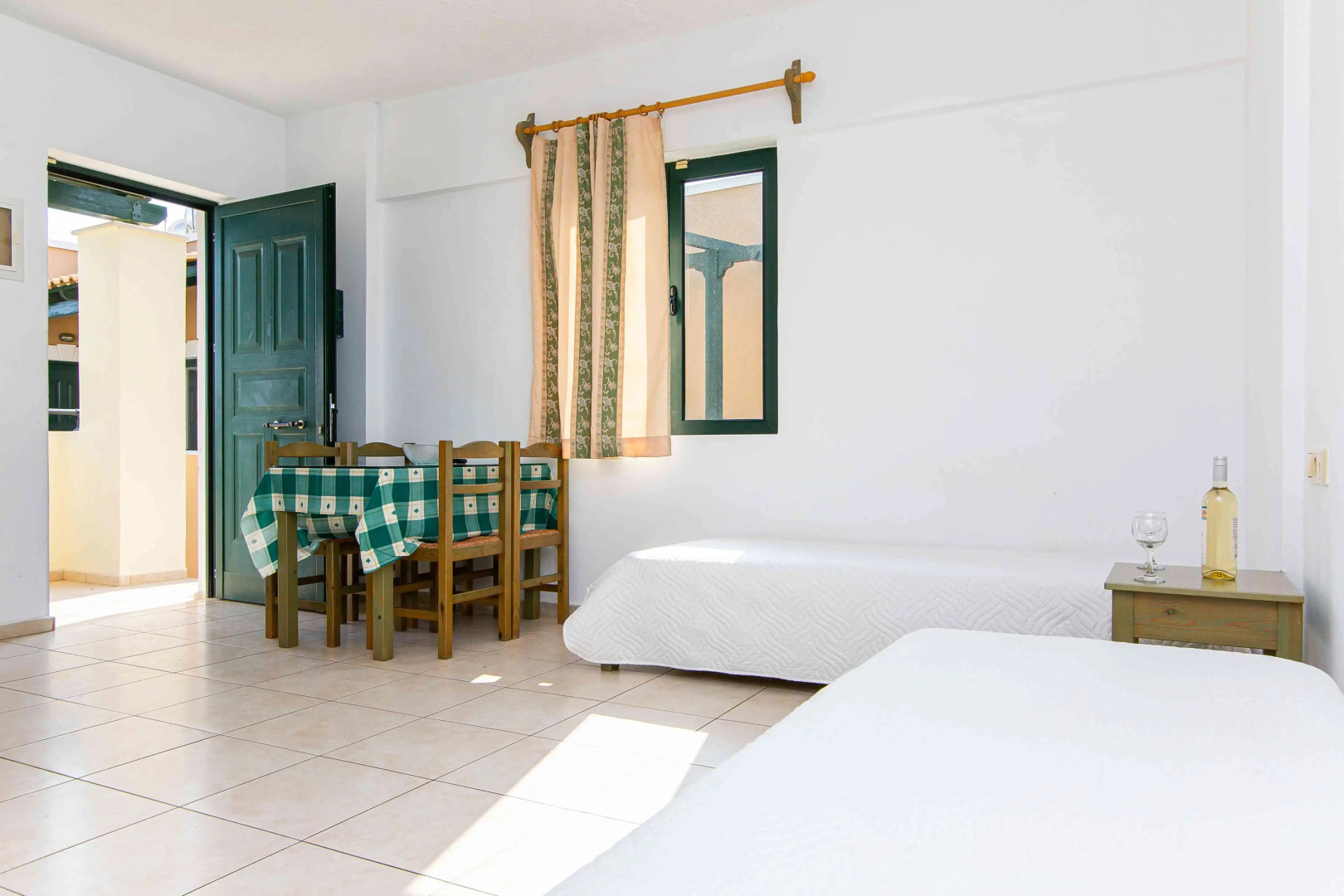 Dionysos Apartments and Studios