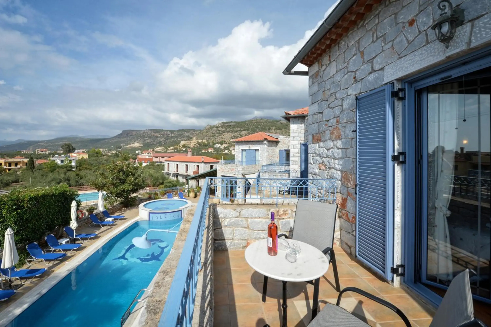 Taletos Apartments