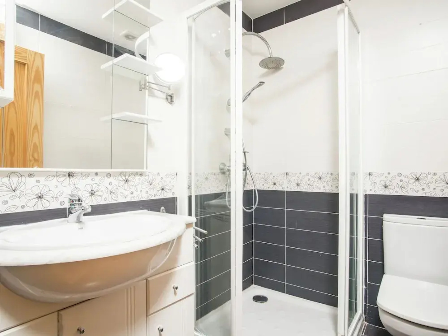 Modern Holiday House in St Pere Pescador With Swimming Pool