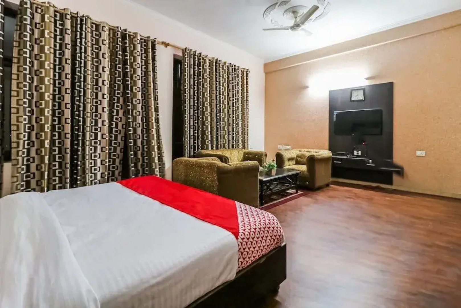 OYO 18465 Hotel Nestway