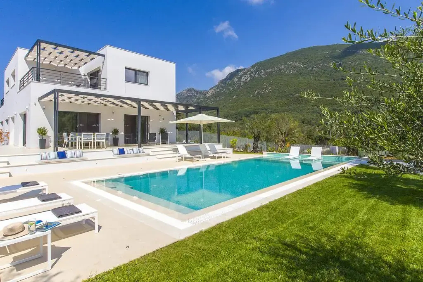 Villa Acaste