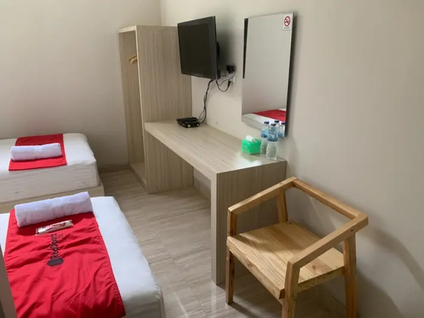 RedDoorz near Alun Alun Purbalingga