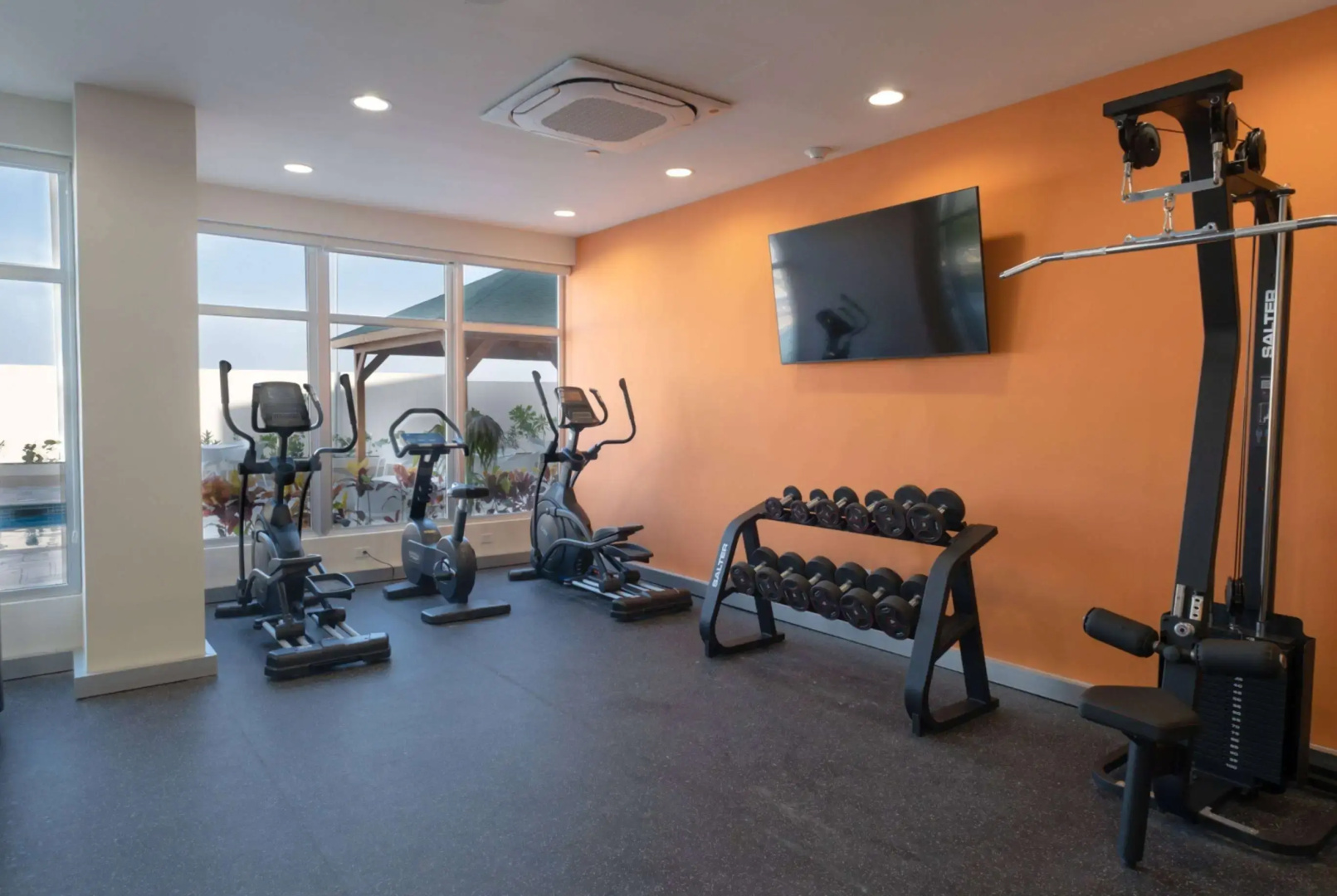 Super 8 By Wyndham Manzanillo
