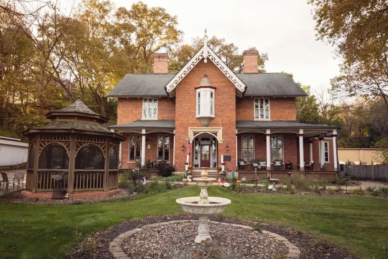 The Steamboat House Bed & Breakfast