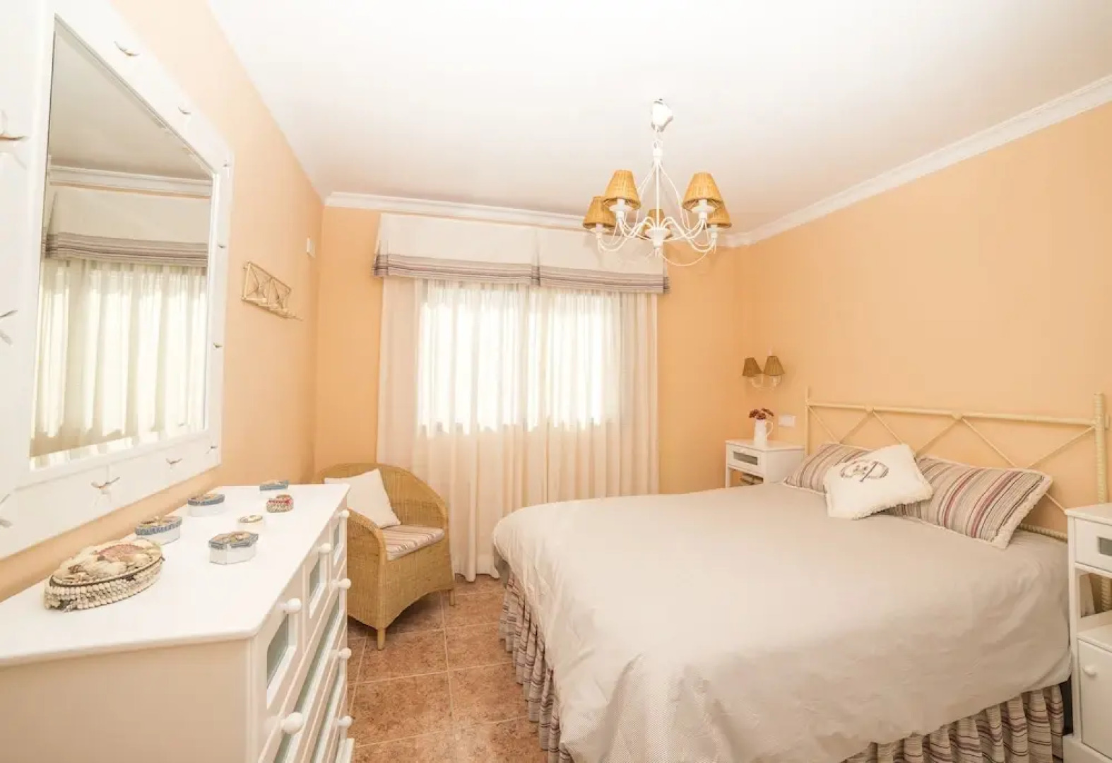 Lightbooking- Salty Salinetas