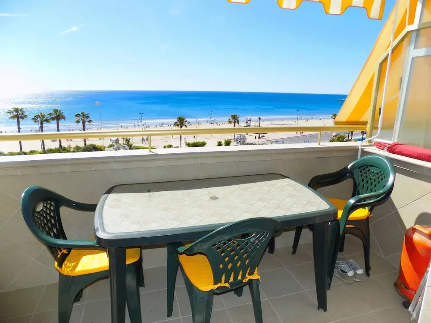 Apartsalou Horisonte La Pineda