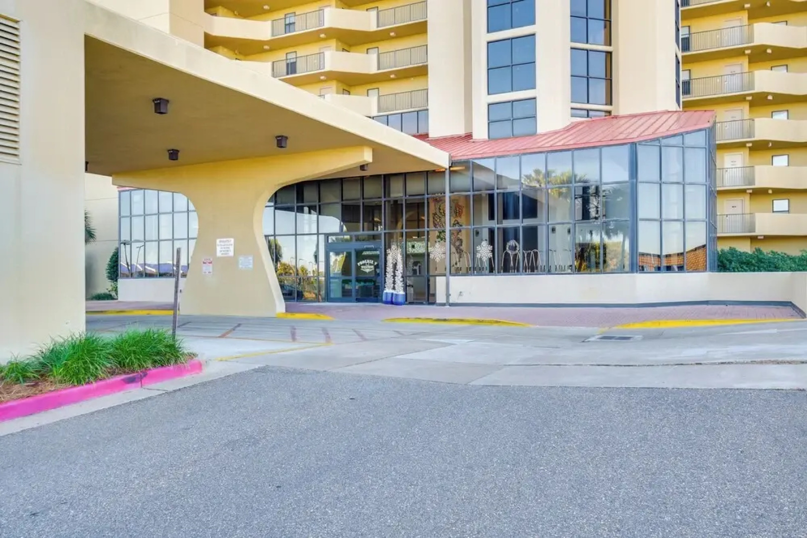 'seagulls Nest' Oceanfront Oasis w/ Pool Access!