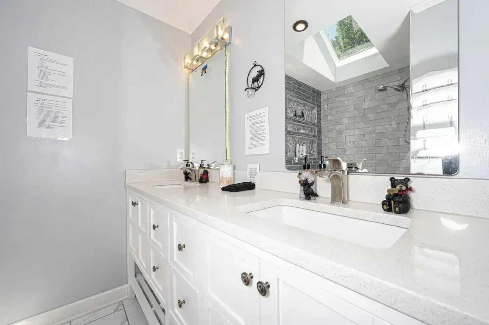 KingBed PetFriendly Washer Dryer Sleep16