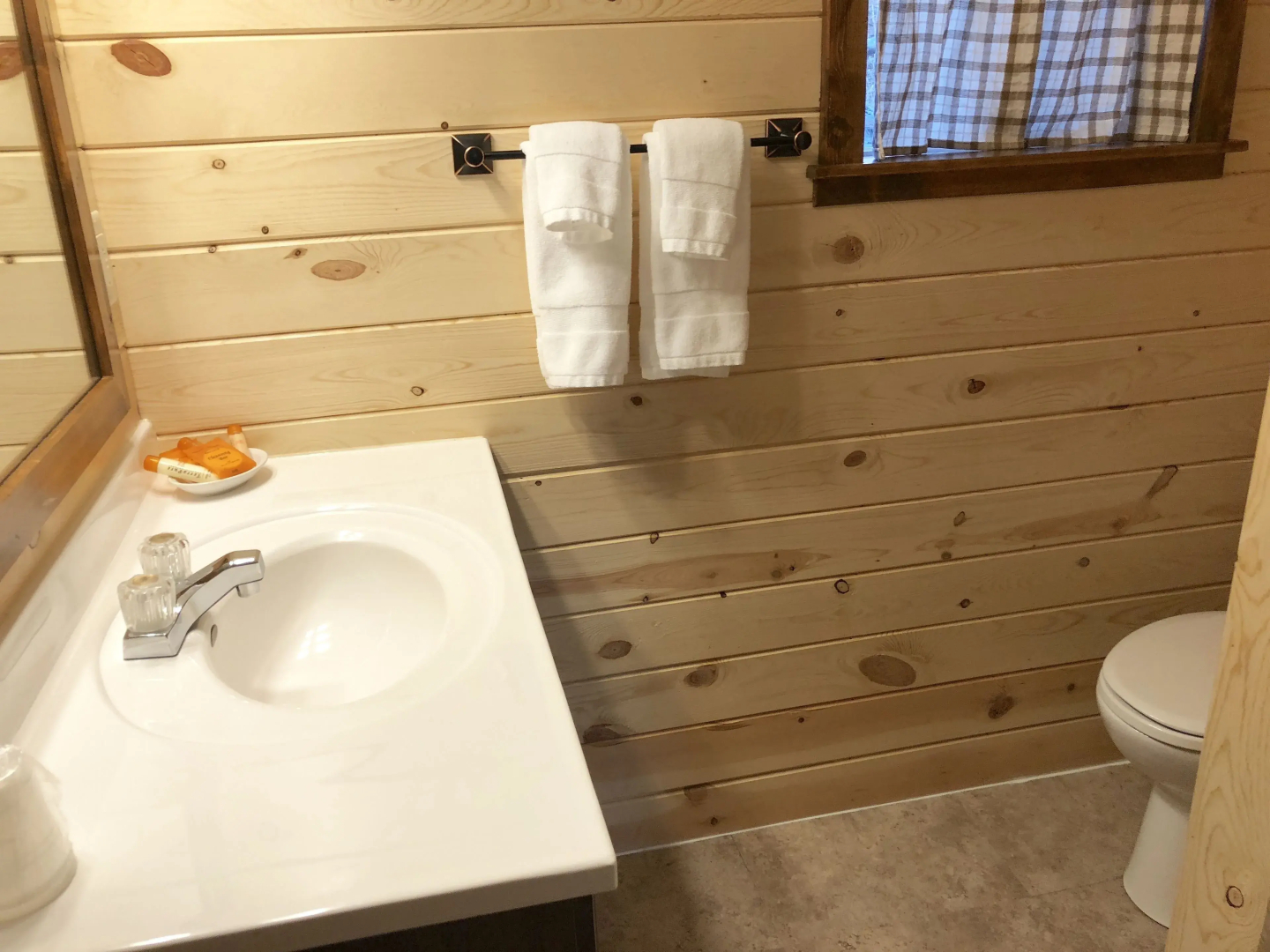 Rockerville Lodge & Cabins