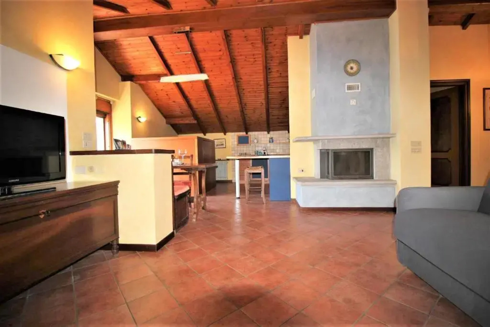 A Lovely Picture on the Lake