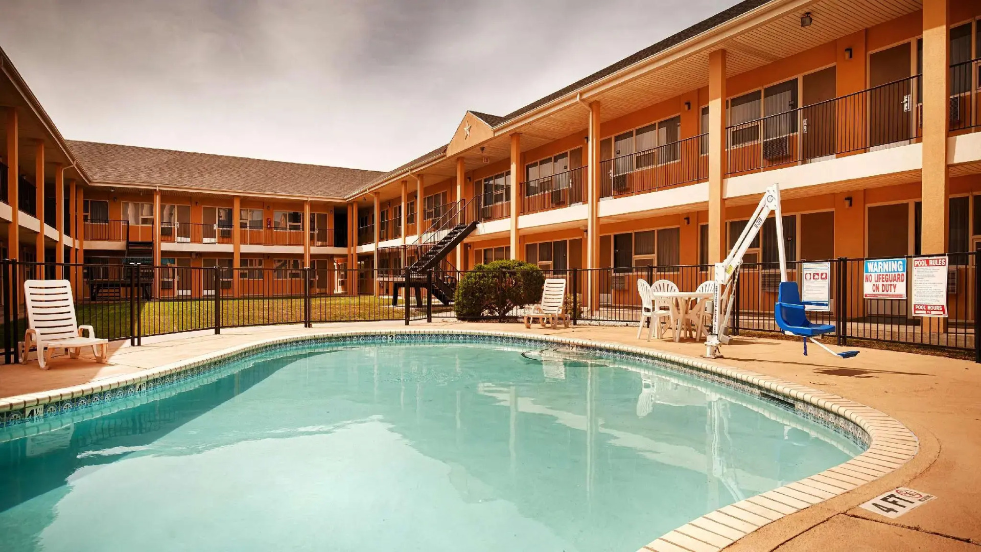 Best Western Red Carpet Inn