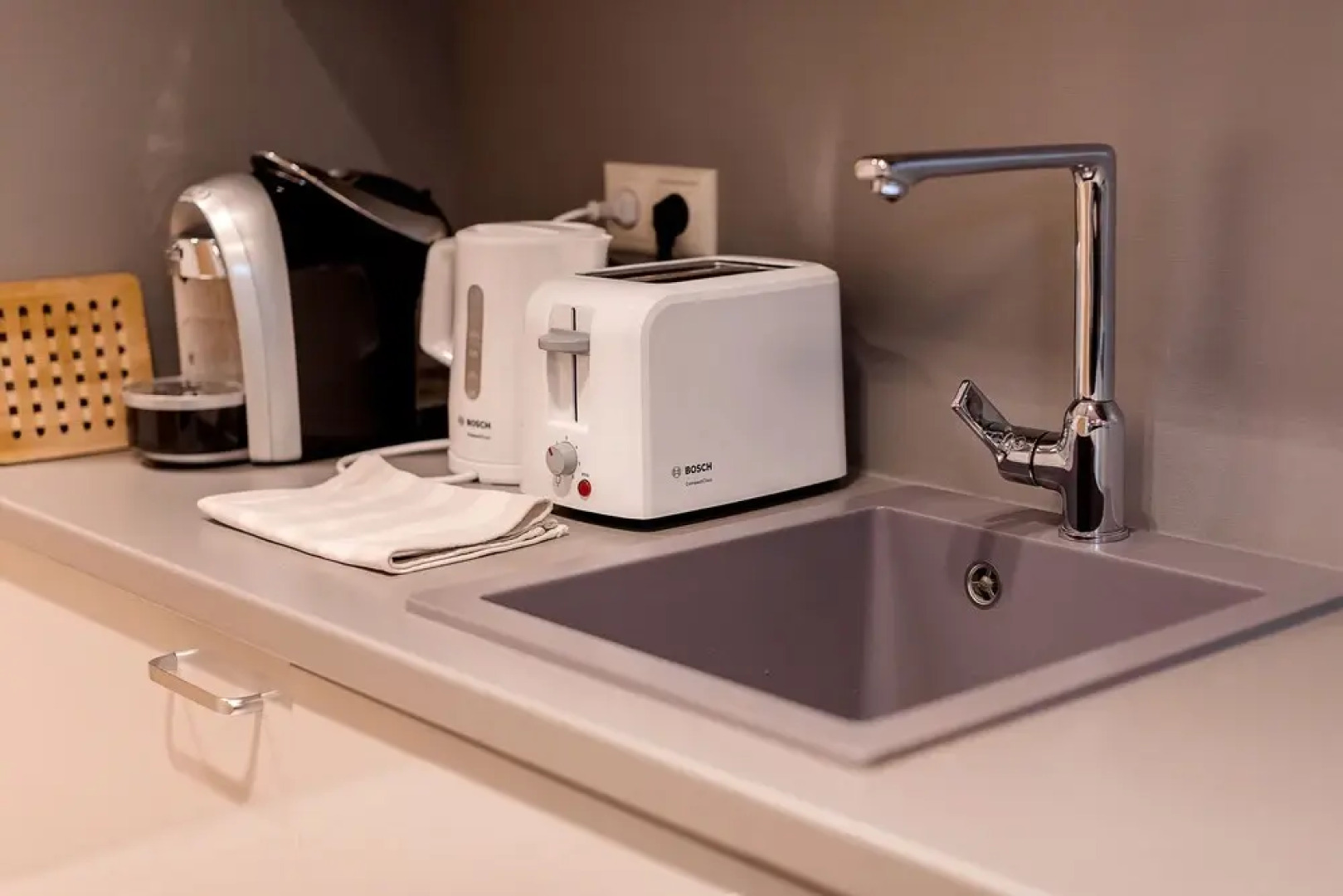 Merepargi ApartHotel & Cafe