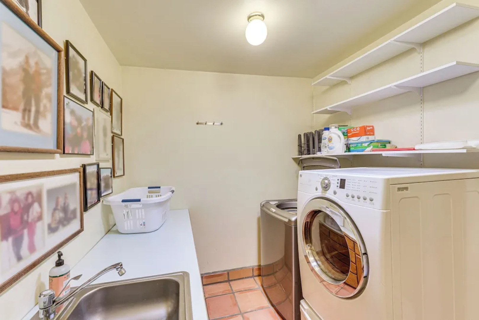 Arroyo Seco Adobe w/ Hot Tub Near Taos Ski Valley!