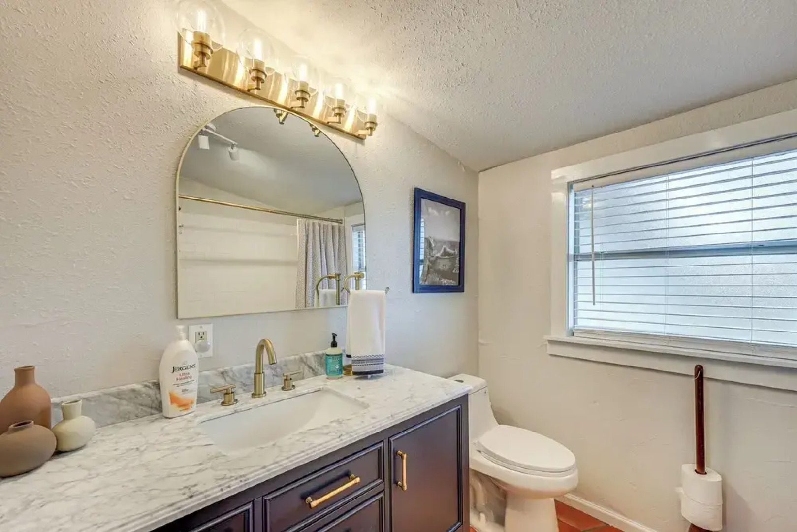 Walk to Main Street: Cottage w/ Deck in Bandera!