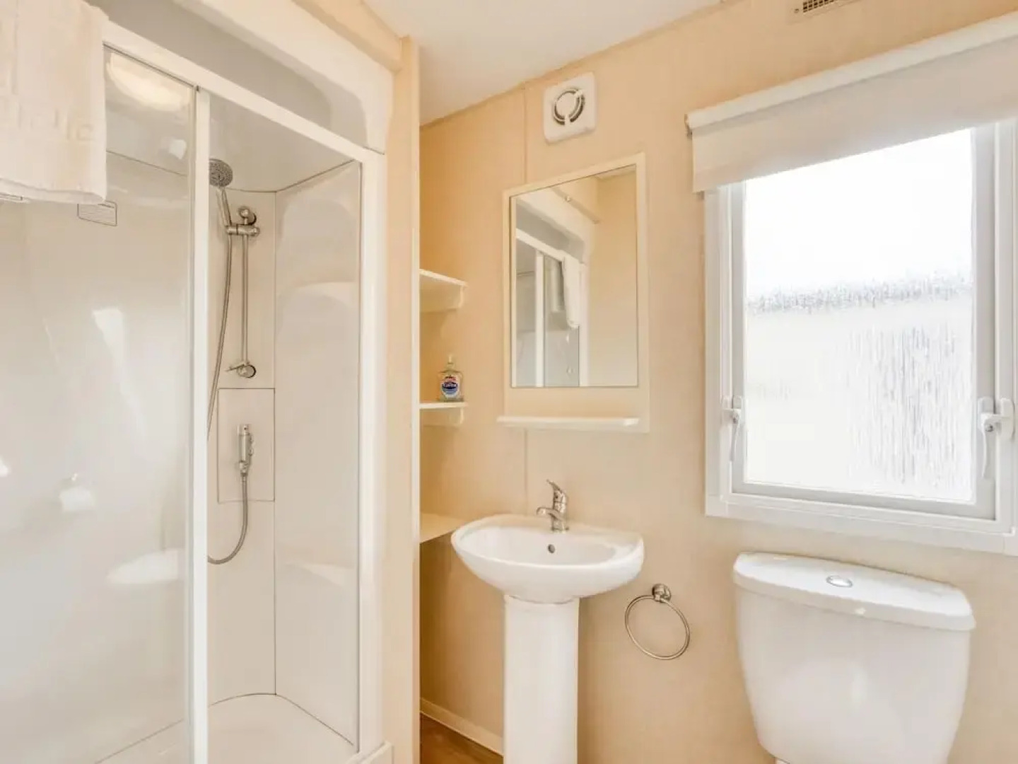 Gorgeous Home in Hastings With Sea Nearby