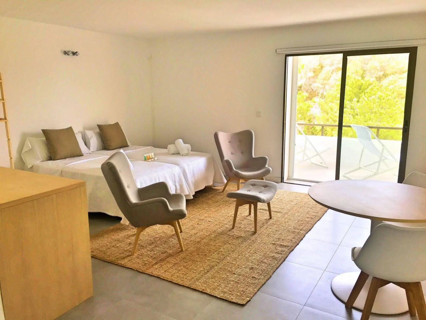 Victoria Sunset Suites Hotel