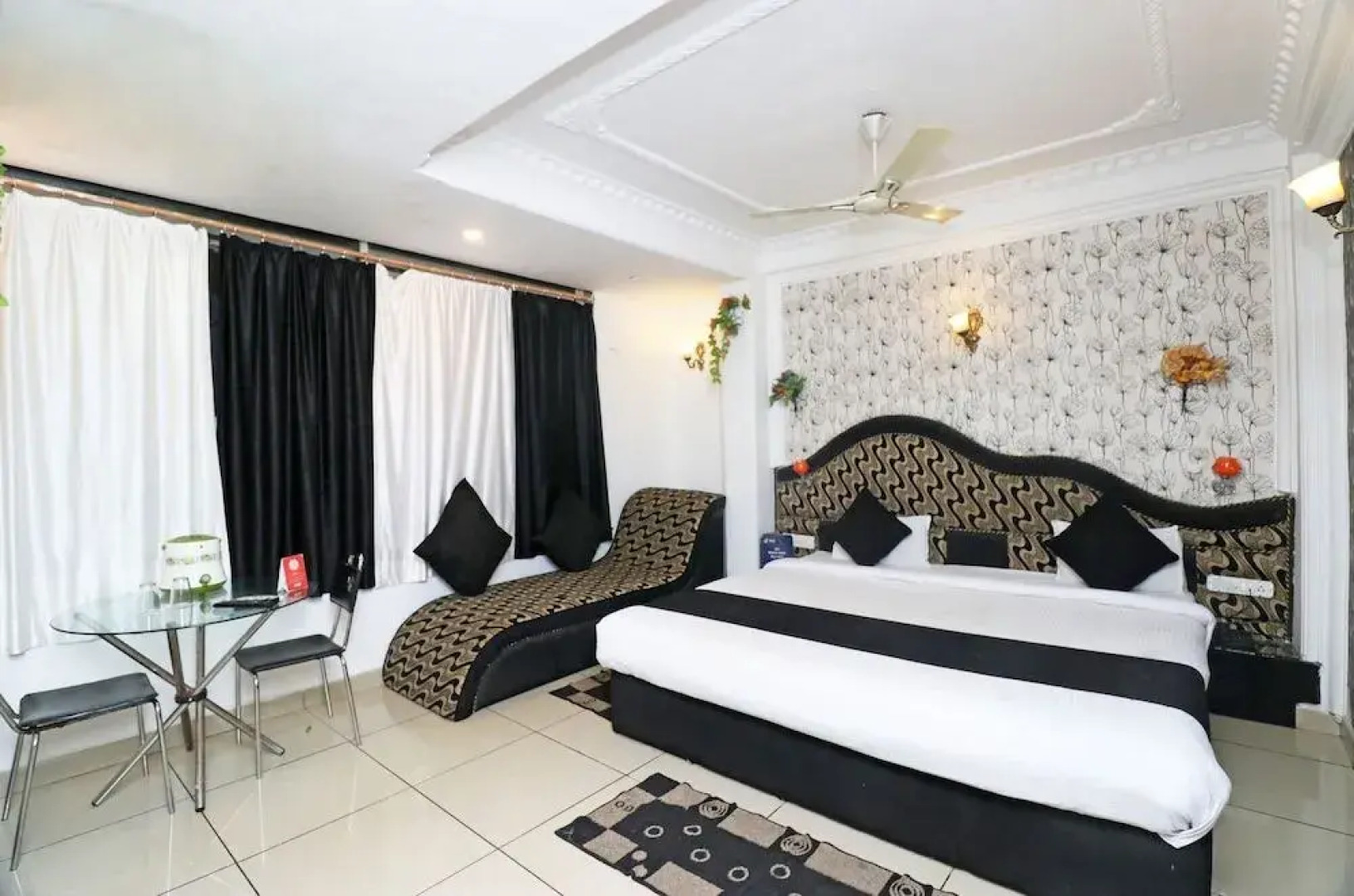 OYO 4549 Hotel Abhilasha