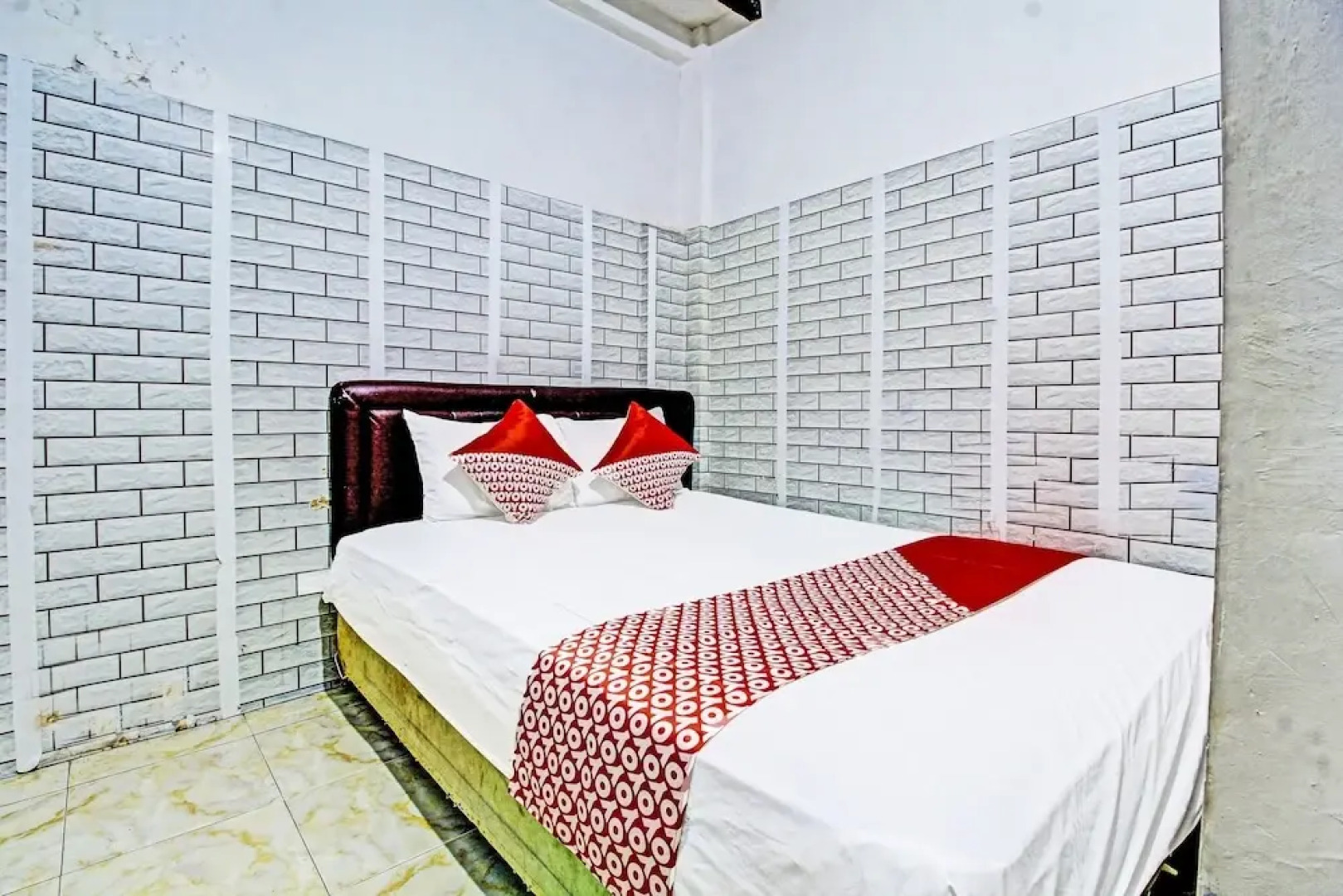 Coupis Guesthouse by OYO Rooms