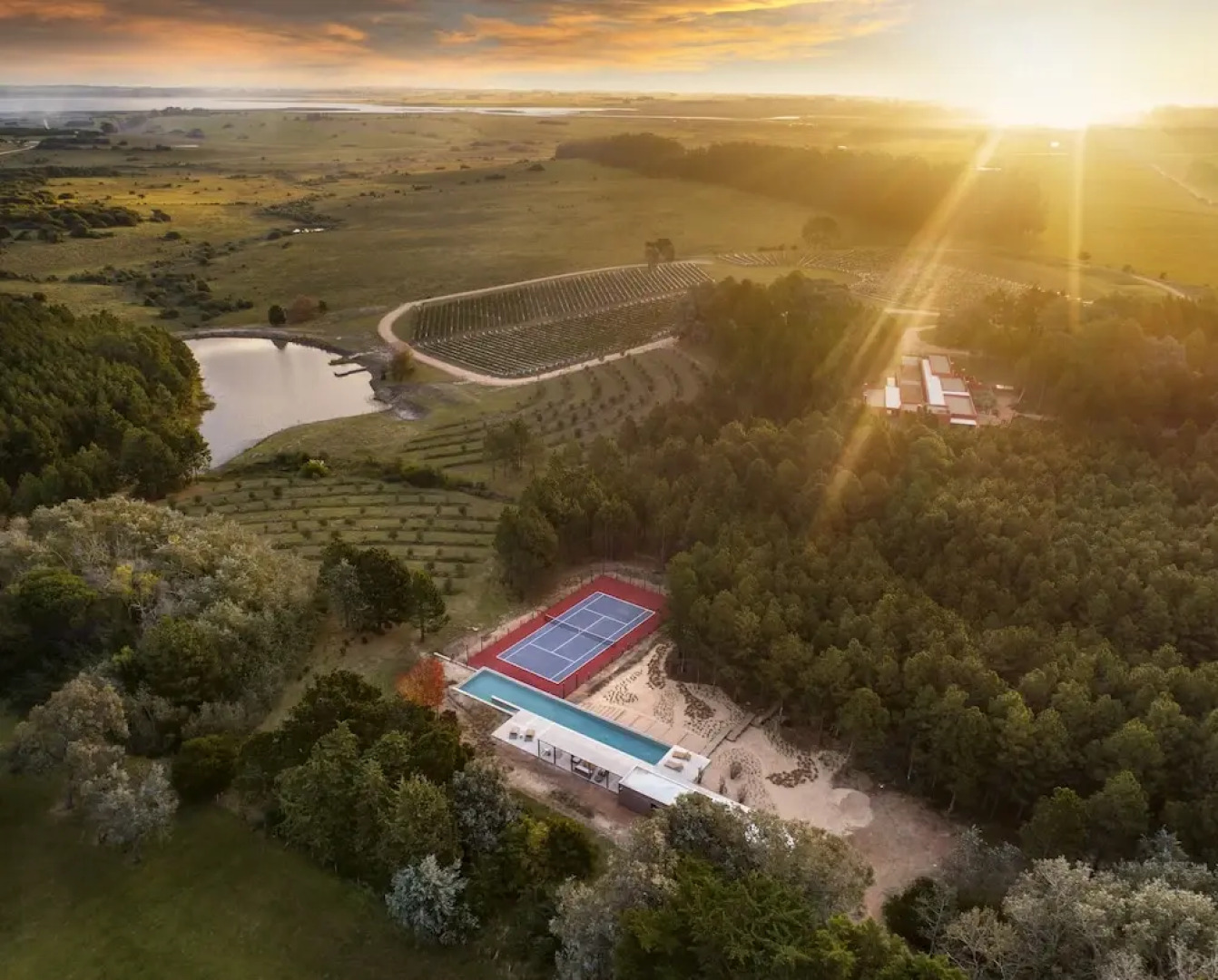 LUZ Culinary Wine Lodge