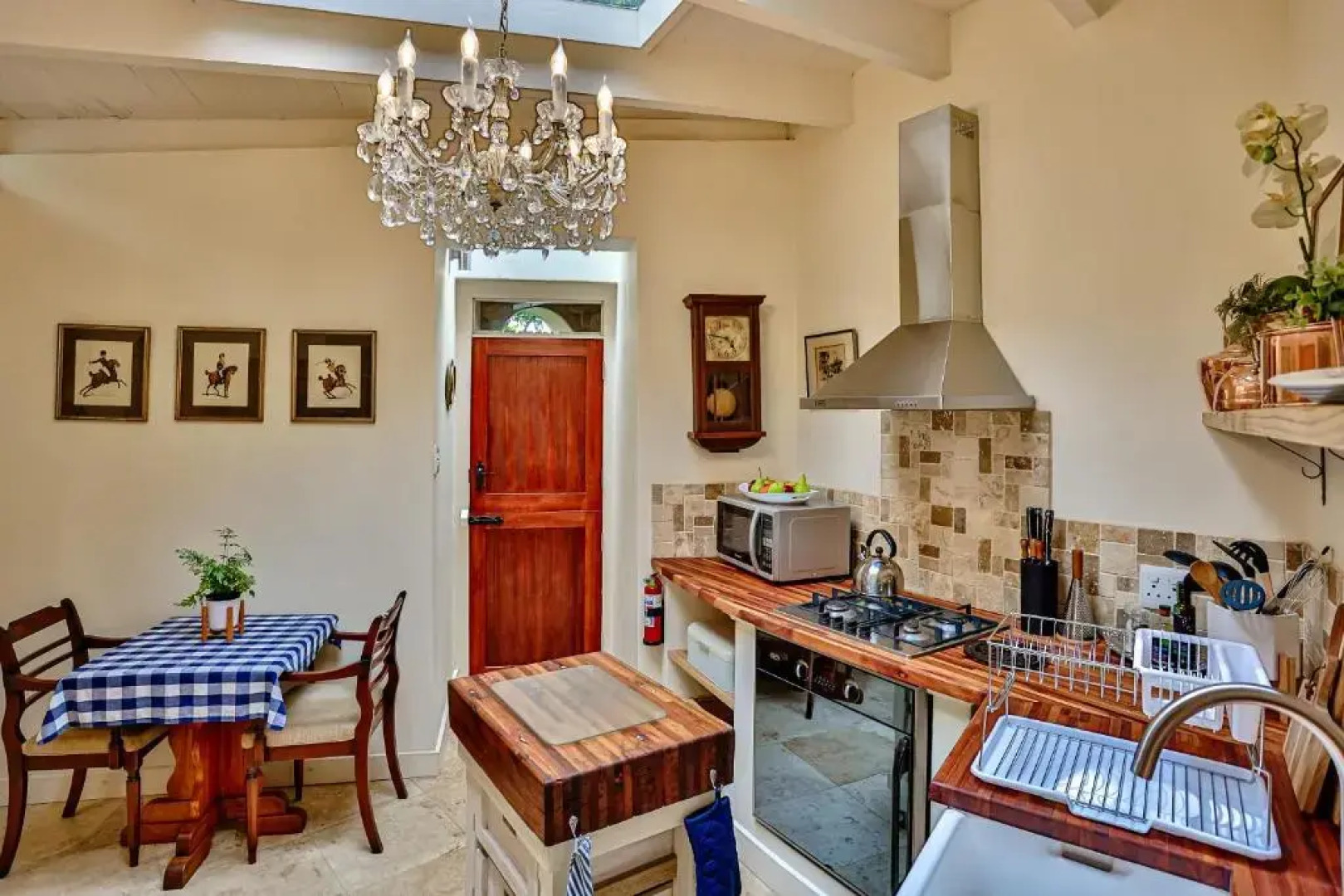 Macleod House Guest Cottage (Adults Only)