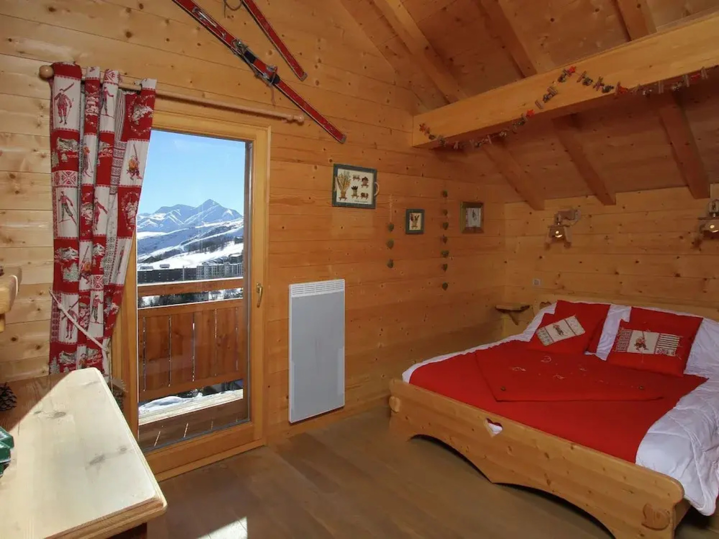Comfortably Furnished Chalet Just 80 m. From the Slopes