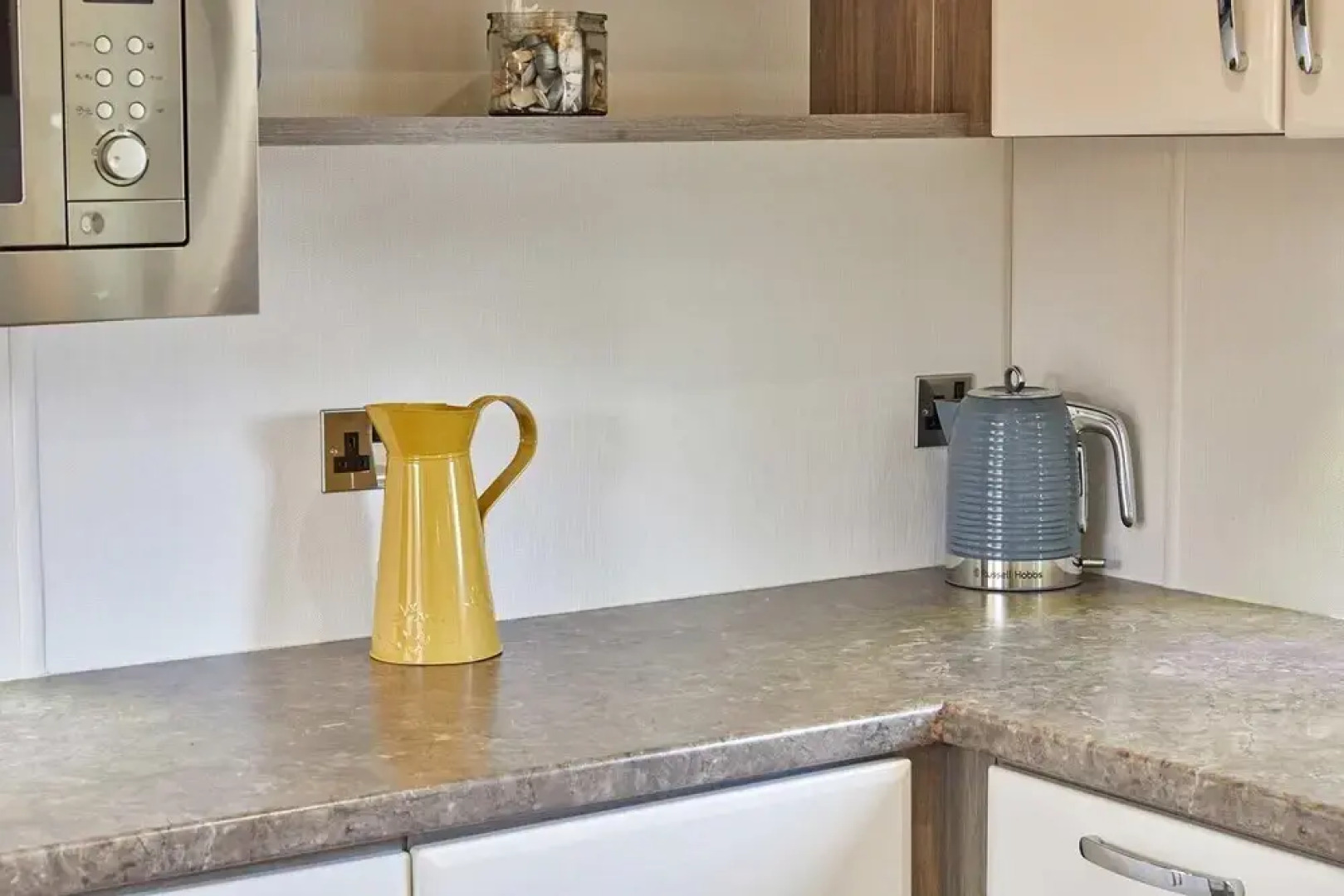 Host Stay Butterfly Lodge